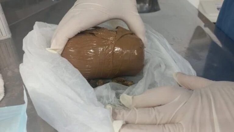 gravida-passa-mal-ao-tentar-entrar-em-presidio-com-droga-escondida-nas-partes-intimas,-em-feira-de-santana