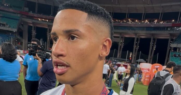 tiago-comemora-hat-trick-e-segundo-titulo-pelo-bahia-em-ano-de-estreia-no-profissional:-“momento-de-muita-gratidao”