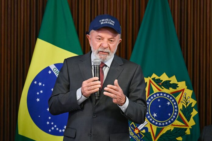 os-recados-de-lula-a-trump-e-a-eduardo-em-pronunciamento do 7/9