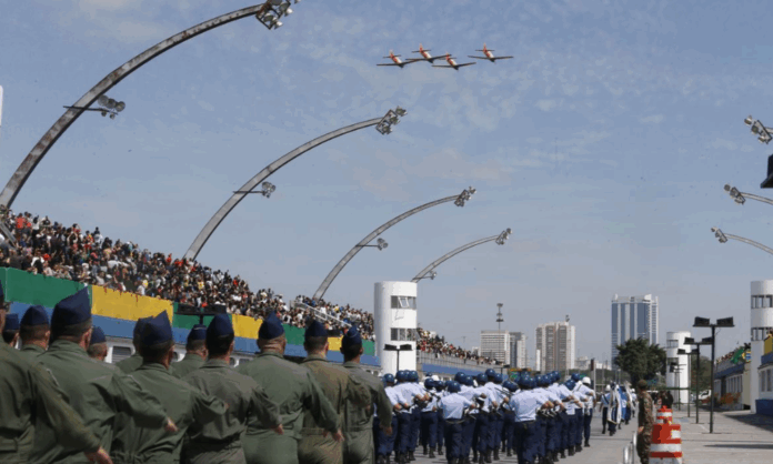 desfile-de-7-de-setembro-reune-mais-de-5-mil-pessoas-no-sambodromo-o-anhembi