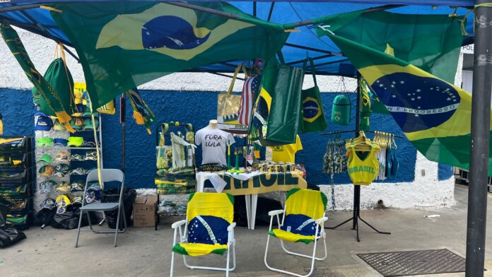 comercio-informal-e-destaque-em-ato-bolsonarista-no-farol-da-barra