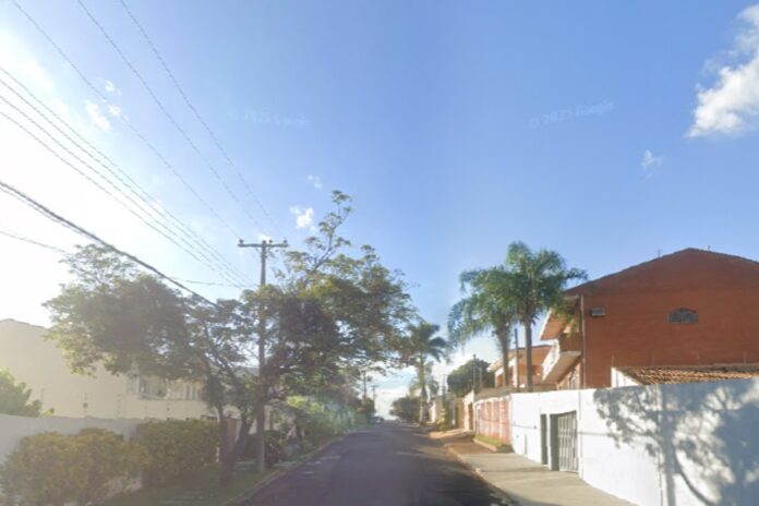 dupla-e-presa-enquanto-fazia-homem-de-71-anos-refem-em-roubo-de-casa