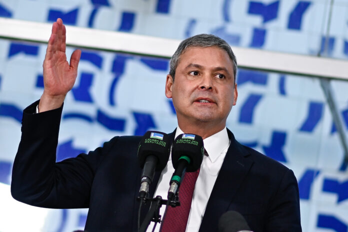 lider-do-pt-comenta-eleicoes-na-argentina:-“mileismo-derrotado”