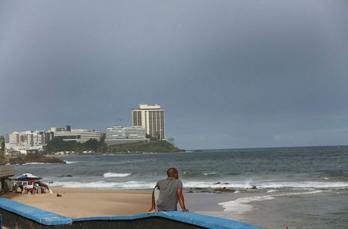 jovem-que-desapareceu-em-amaralina-entrou-na-praia-da-pituba