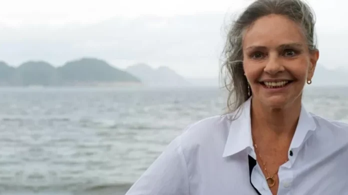 maria-bethania-homenageou-angela-ro-ro-dias-antes-da-morte-da-cantora