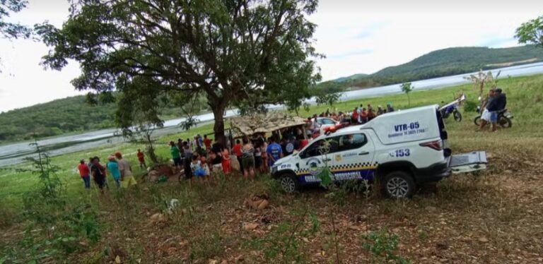 tio-e-sobrinho-morrem-afogados-apos-canoa-virar-em-barragem-no-norte-baiano