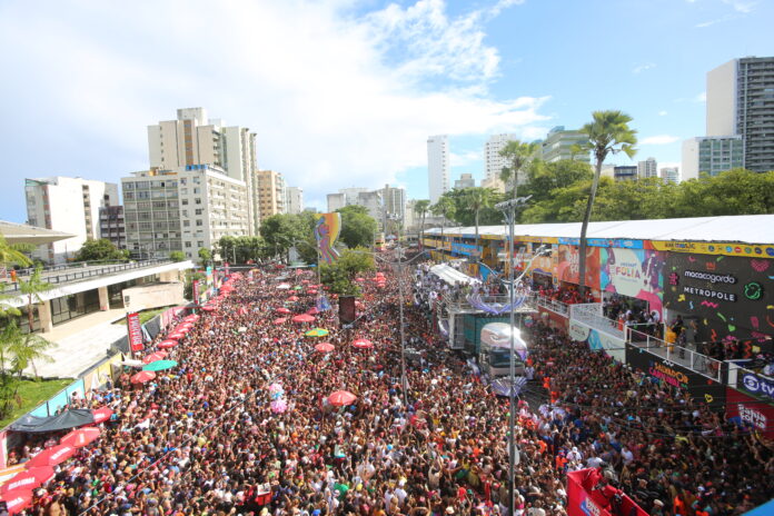 o-carnaval-e-dos-brasileiros