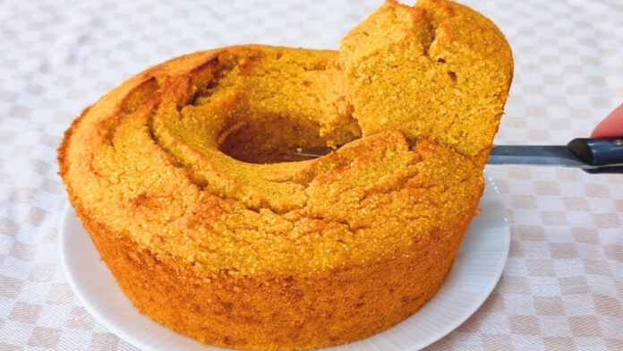 sem-farinha-e-leite:-bolo-de-cenoura-de-liquidificador-e-feito-em-4-passos