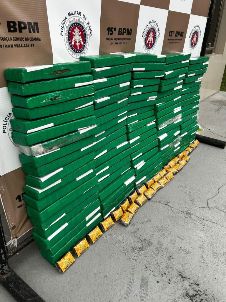 idoso-e-preso-com-quase-100-kg-de-drogas-em-carro-no-sul-da-bahia;-suspeito-teria-sido-recrutado-por-faccao