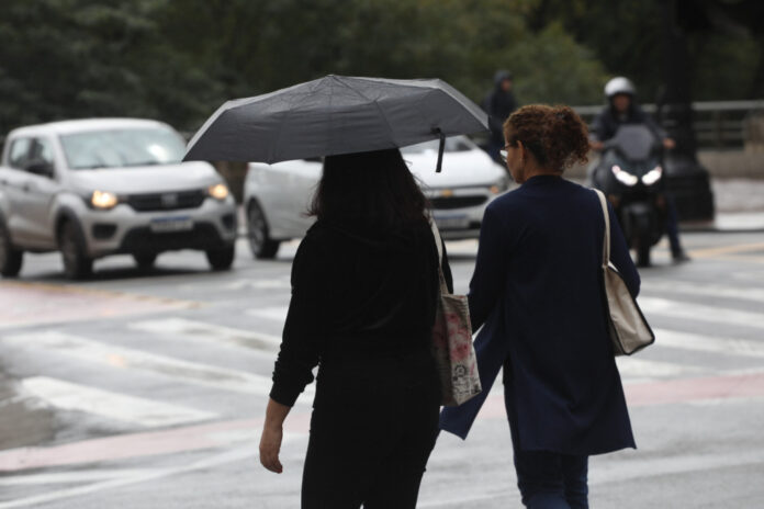 ciclone-e-frente-fria-levam-temporais-ao-sul-e-sudeste