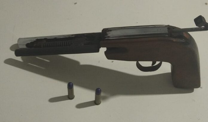 pm-apreende-arma-de-fogo-artesanal-no-assentamento-40/45,-em-alcobaca