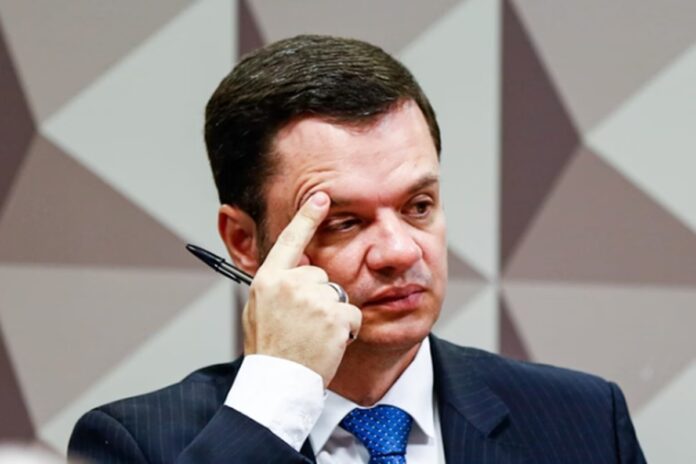 moraes:-torres-usou-o-cargo-de-ministro-para-“desvirtuar”-eleicoes