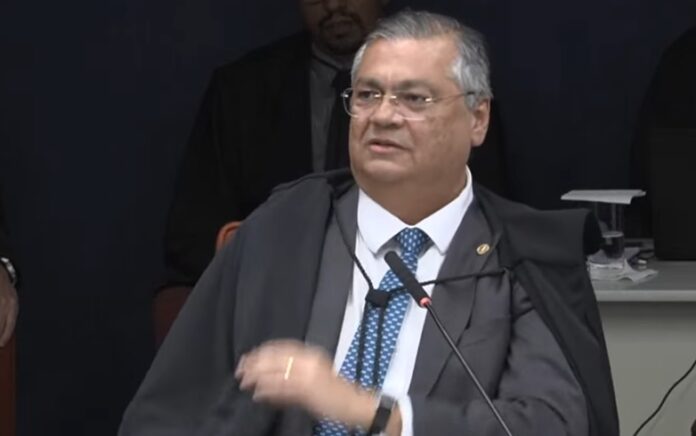 como-moraes,-dino-vota-por-condenacao-de-bolsonaro-e-mais-7-em-trama-golpista-e-cita-crimes-“insuscetiveis-de-anistia”