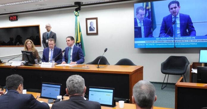 motta-instala-comissao-que-vai-analisar-pec-da-seguranca-publica-e-pede-que-deputados-atuem-em-prol-da-sociedade