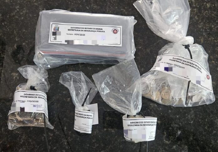operacao-da-pm-em-itamaraju-prende-suspeito-e-apreende-grande-quantidade-de-drogas-e-dinheiro