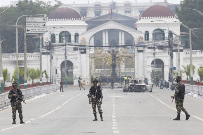 nepal-impoe-toque-de-recolher-apos-onda-de-protestos