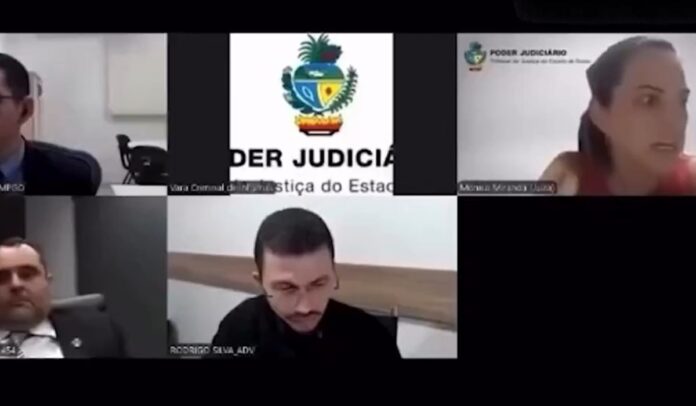 video:-juiza-brinca-ao-reencontrar-preso-em-audiencia:-“aqui-de-novo?”