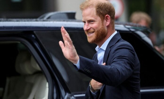 principe-harry-visita-pai,-charle-iii,-pela-primeira-vez-desde-2024