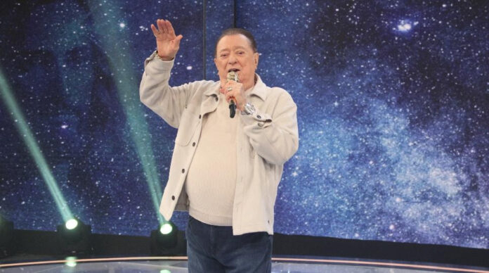raul-gil-reaparece-em-video-apos-receber-alta-hospitalar:-‘estou-voltando-para-valer’