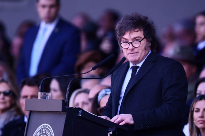 javier-milei-veta-lei-de-financiamento-a-universidades-argentinas