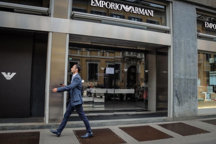 testamento-de-armani-impoe-venda-gradual-do-grupo-ou-abertura-de-capital-em-bolsa