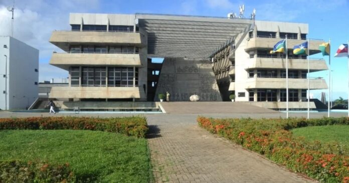 al-ba-inicia-reformas-de-quase-r$-3-milhoes-em-predios-do-parlamento-baiano-nesta-segunda