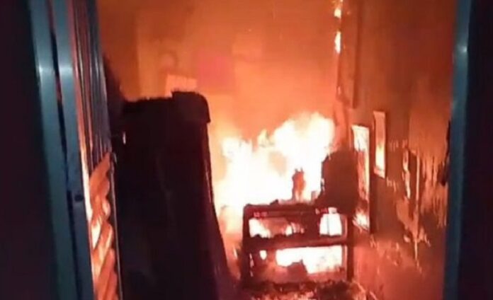 morador-morre-carbonizado-apos-incendio-atingir-casa-em-eunapolis