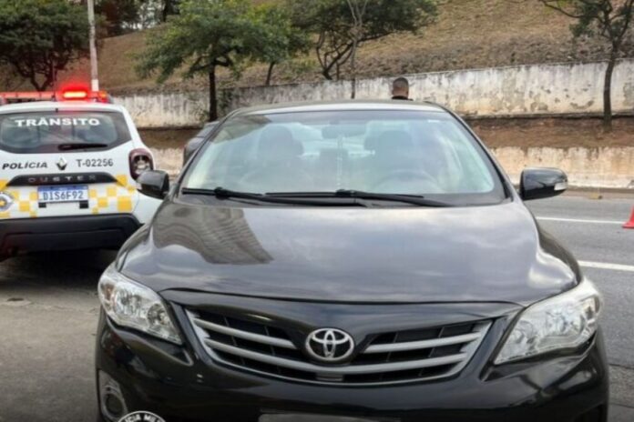 policia-apreende-veiculo-com-mais-de-r$-28-mil-em-multas-acumuladas