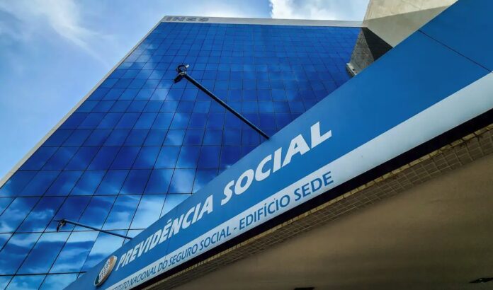 inss-foi-alertado-ao-menos-quatro-vezes-sobre-descontos-indevidos-desde-2018,-apontam-documentos