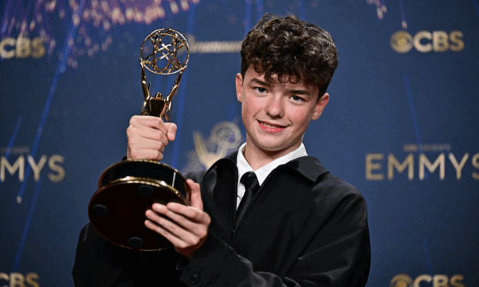 ‘adolescencia’-domina-o-emmy-2025-com-seis-premios