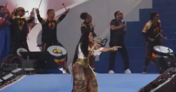 video:-prestes-a-lancar-era-no-reggae,-iza-leva-olodum-para-show-no-the-town