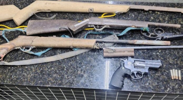 pm-prende-homem-por-violencia-domestica-e-apreende-arsenal-caseiro-em-jucurucu