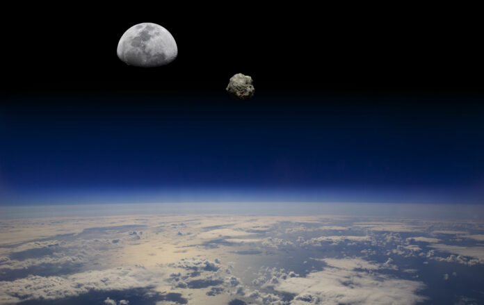 asteroide-do-tamanho-de-um-fiat-uno-sobrevoa-a-terra-antes-de-passar-“de-raspao”-pela-lua