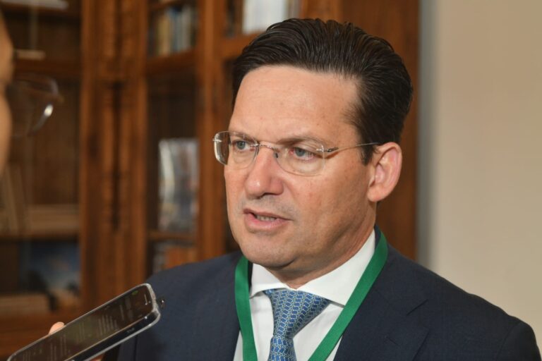 roma-nao-ve-“dificuldades”-em-relacao-com-uniao-brasil-apos-confirmar-flavio-matos-como-candidato-a-deputado-federal