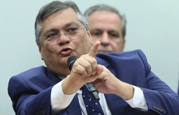 flavio-dino-suspende-repasses-de-emendas-pix-com-indicios-de-fraude-em-municipios