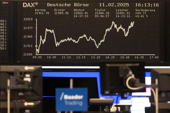 europa:-bolsas-caem-antes-de-decisao-sobre-juros-nos-eua-e-reino-unido