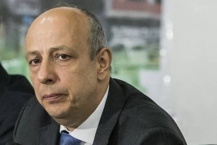 ex-delegado-morto-foi-abordado-perto-de-prefeitura-e-fugiu-por-2,5-km