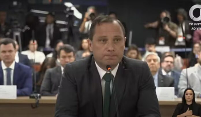 alexandre-de-moraes-mantem-monitoramento-de-mauro-cid-e-rejeita-pedidos-de-revogacao-de-cautelares