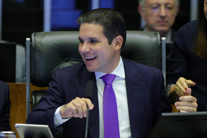 motta-ironiza-lider-do-pt:-“pode-ir-ao-supremo,-como-faz-diariamente”