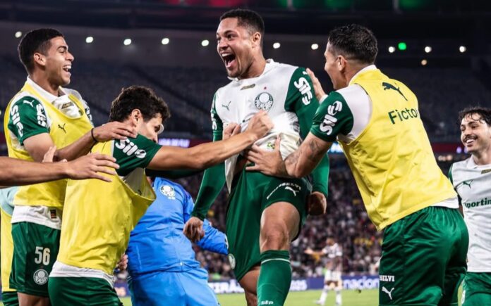 jogador-do-palmeiras-chama-mae-de-“vagab*nda”-e-ela-se-manifesta