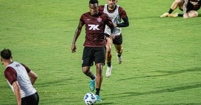 vitoria-realiza-treino-tatico-no-barradao-de-olho-em-duelo-contra-o-fluminense