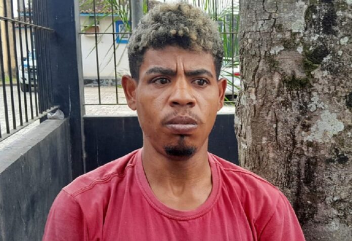 mucuri:-policia-militar-prende-traficante-com-auxilio-de-cao-farejador-em-itabata