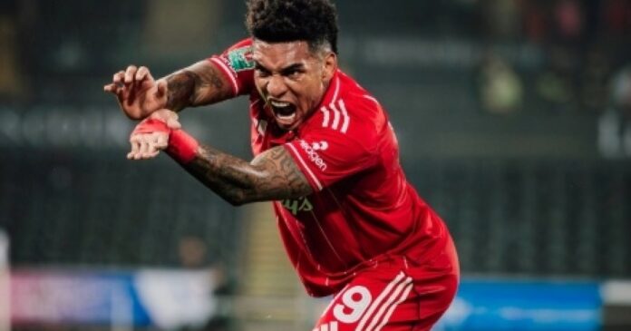 igor-jesus-marca-primeiros-dois-gols-na-inglaterra,-mas-nottingham-forest-sofre-virada-no-final