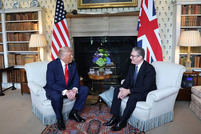 trump-e-starmer-assinam-acordo-de-tecnologia:-“vinculo-inquebravel”