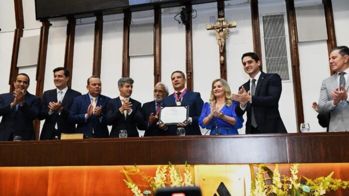 al-ba-concede-comenda-2-de-julho-ao-presidente-do-tce,-marcus-presidio