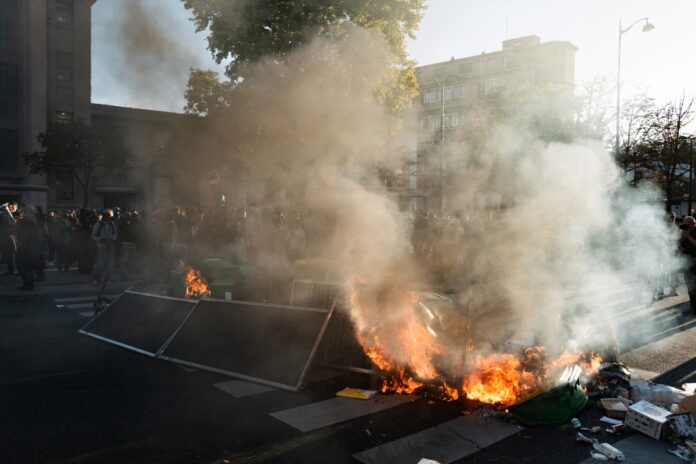 protestos-contra-macron-levam-centenas-de-milhares-as-ruas-na-franca