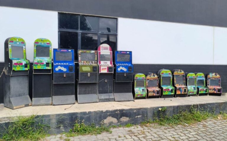 operacao-apreende-90-maquinas-caca-niqueis-e-prende-2-homens-na-regiao-de-feira-de-santana