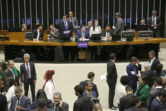 governo-federal-enfrenta-resistencia-no-congresso-para-aprovar-isencao-do-ir
