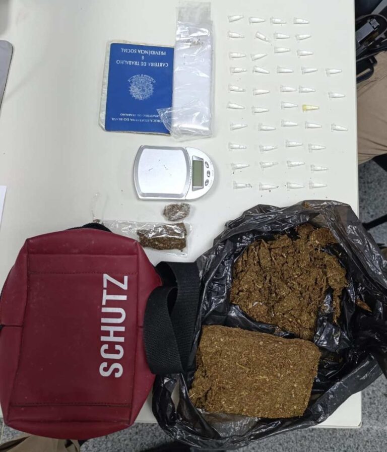 policia-prende-homem-e-apreende-adolescente-em-acao-contra-trafico-na-regiao-de-feira-de-santana