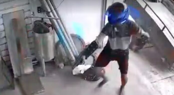 ataque-a-tiros-em-serralheria-deixa-jovem-morto-e-outro-ferido-em-ilheus ataque-a-tiros-em-serralheria-deixa-jovem-morto-e-outro-ferido-em-ilheus